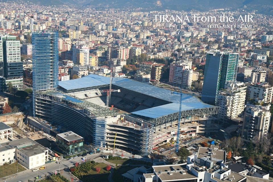 E veçantë Arena Kombëtare e mrekullueshme mbajnë me fanatizëm edhe